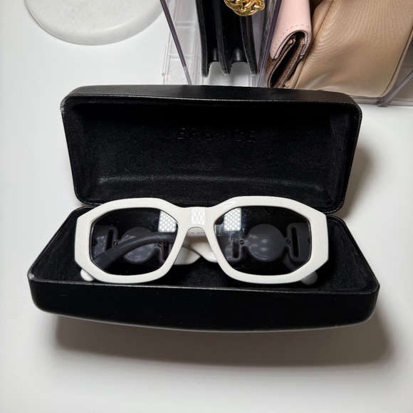 VERSACE white womans sunglasses - Picture 2 of 9